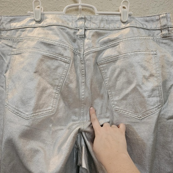 Women's 17/R Silver Metallic 90's Baggy Wide Leg Button Jeans Universal Thread - Picture 3 of 7